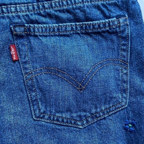 💙 Levis Denim Retro Mini Skirt with Floral Insert with Embroidery Size 27 - Picture 8 of 16